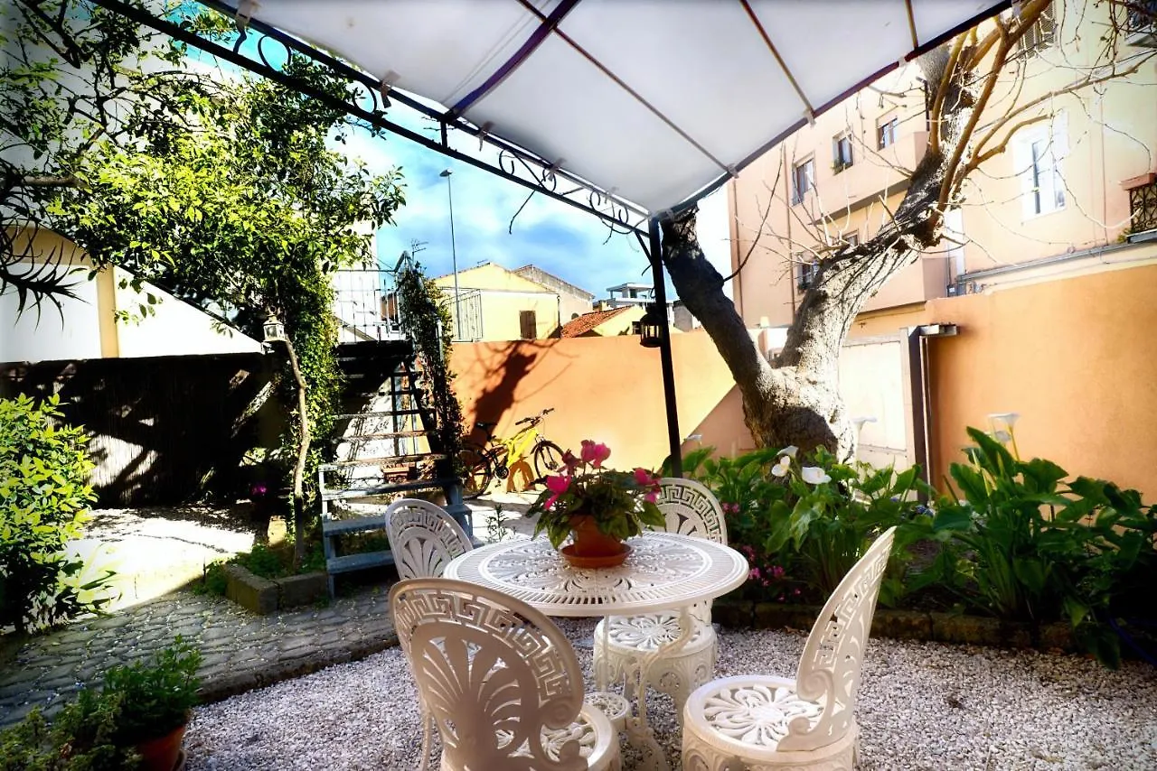 Casa Satta 1925 Hotel Olbia 2*,