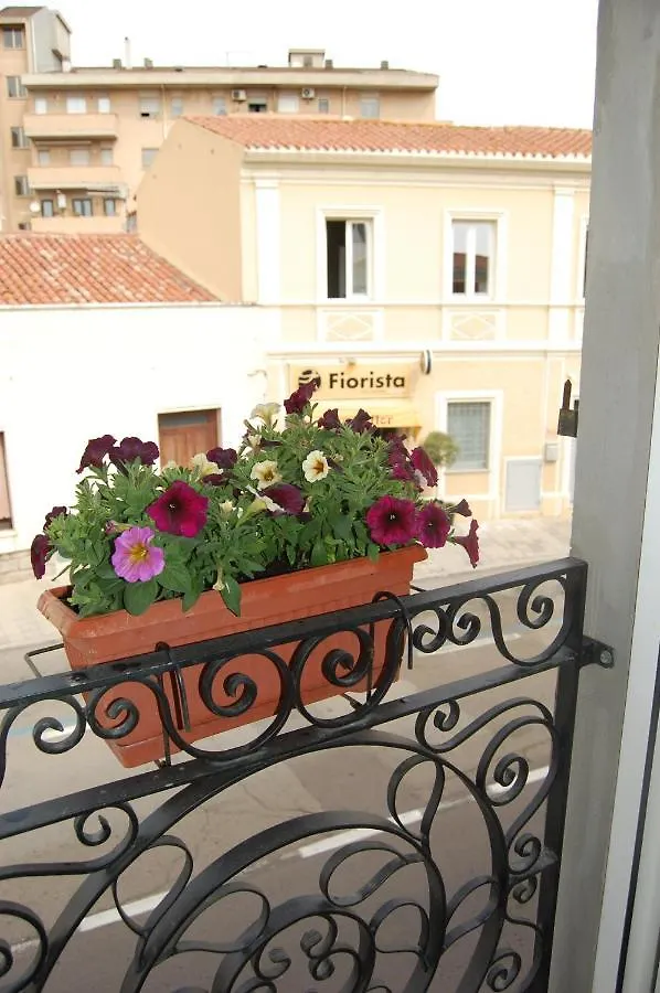 Casa Satta 1925 Hotel Olbia 2*,